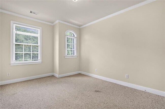 Building Photo - 1022 Emory Parc Pl