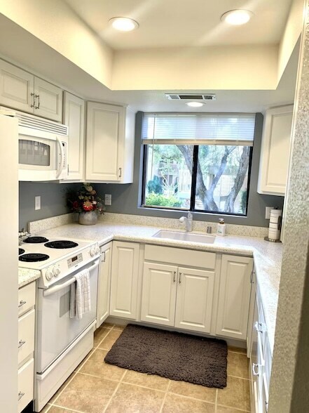 Building Photo - 46568 Arapahoe Dr