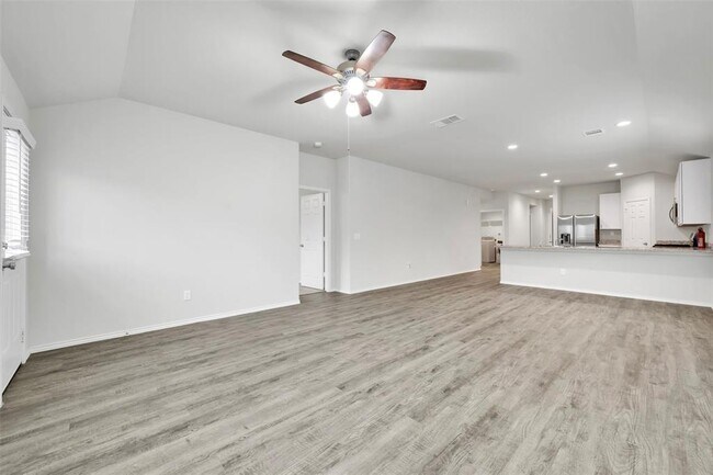 Building Photo - 4351 Stuebner Hl Dr