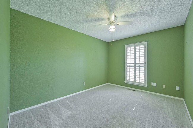 Building Photo - 8720 Raven Ave