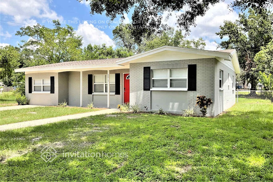 Primary Photo - 6815 N 48th St
