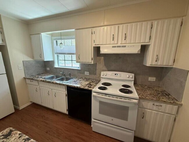 Building Photo - 23393 Nameless Rd