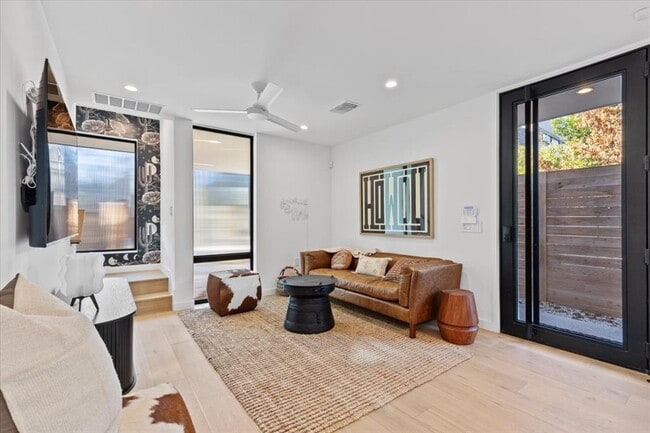 Building Photo - 1709 Willow St