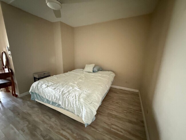 Building Photo - Mostly Furnished 2BR/2BA Condo