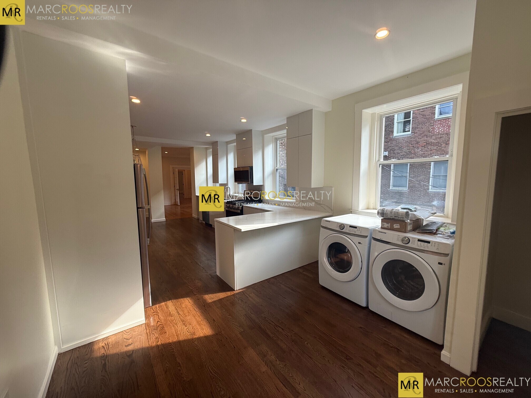 Building Photo - 1726 Beacon St