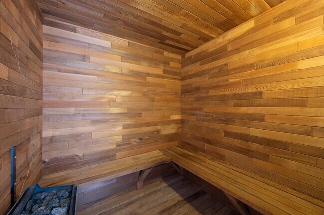 Downstairs Sauna - 2433 Crestline St