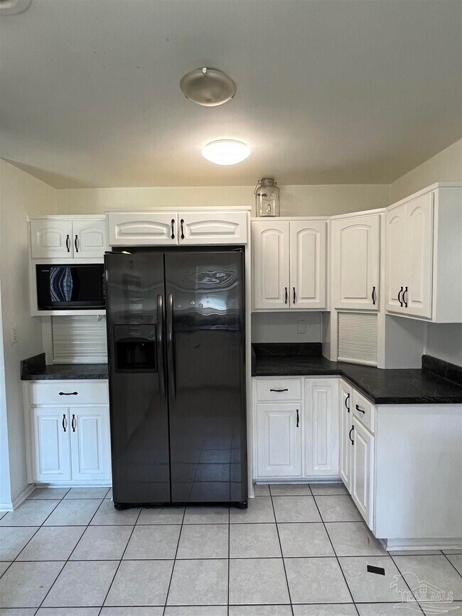 Building Photo - 5425 Westwood Dr