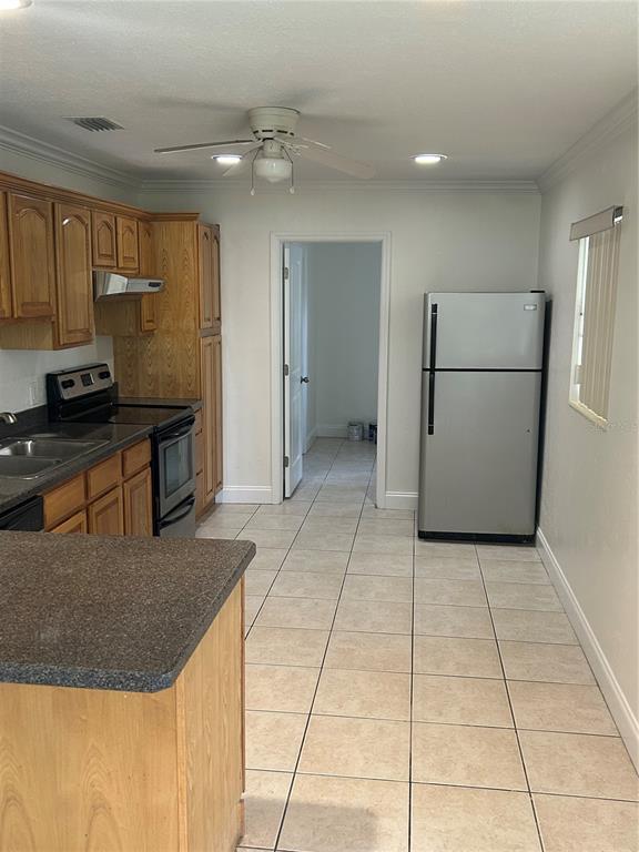Building Photo - 4601 W Oakellar Ave