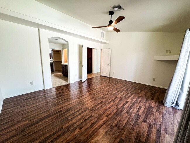 Building Photo - For Rent: 3-bedroom, 2-bathroom home in Barkley Ranch