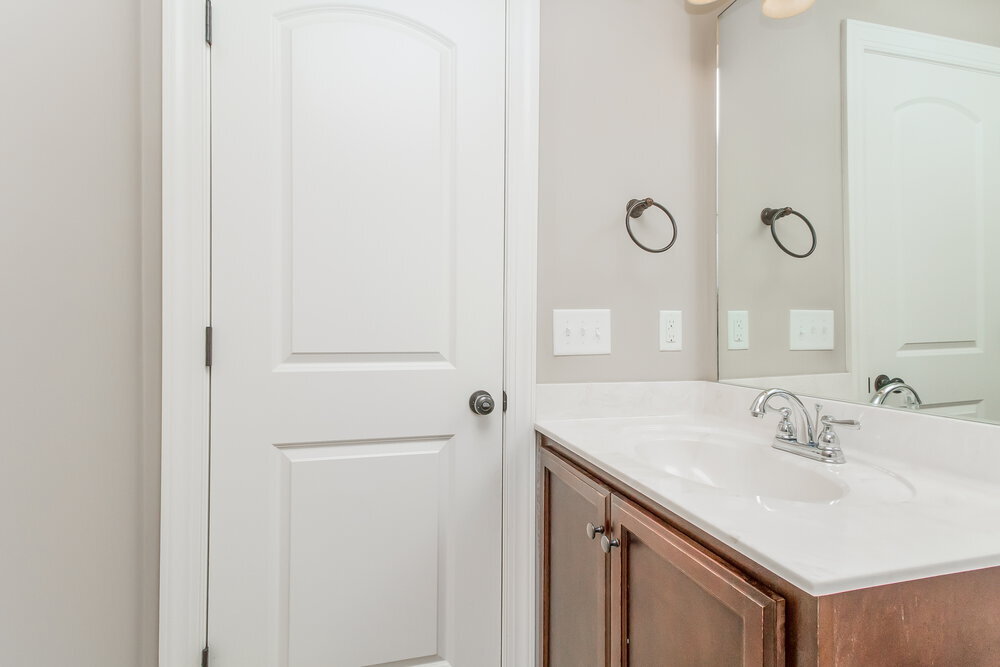 Building Photo - 8427 Manor Farm Dr