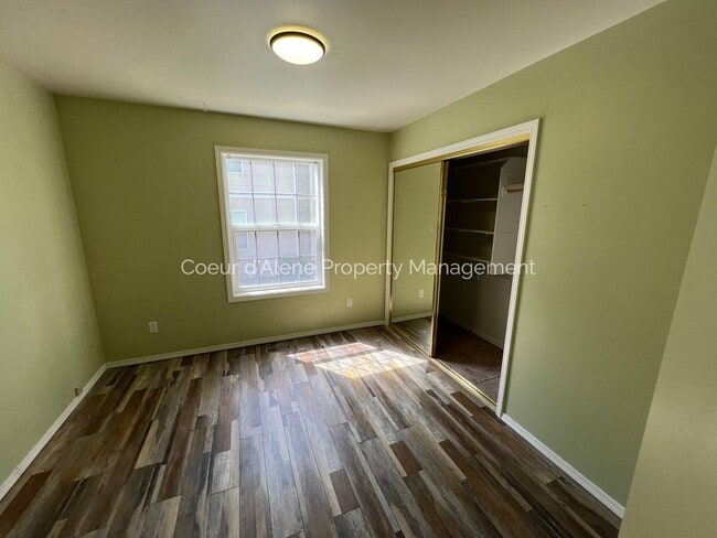 Building Photo - 2 bed condo in Ridgewood Condo Community