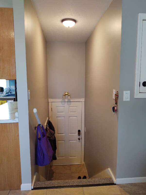 Building Photo - 2442 Cedarwood Ave