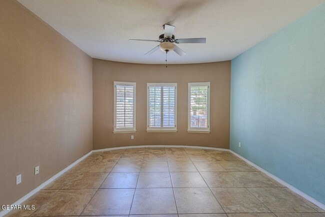 Building Photo - 3824 Loma Brisa Dr