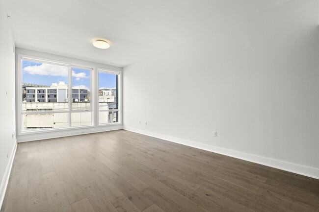 Building Photo - 202 Merseles St