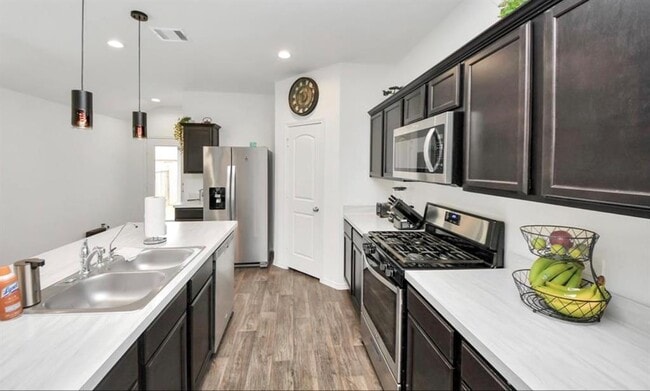 Building Photo - 14634 Cyn Pnes Ln