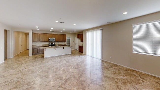 Building Photo - Singleton Heights 4 bedroom 3 1/2 bath Home