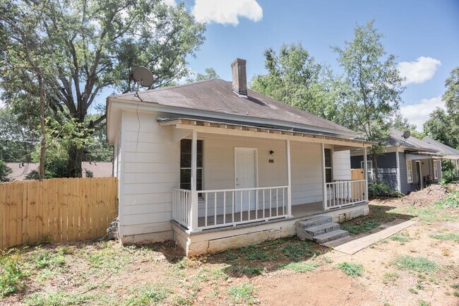 Building Photo - Move-In Special: Get 50% OFF Your First Month's Rent!