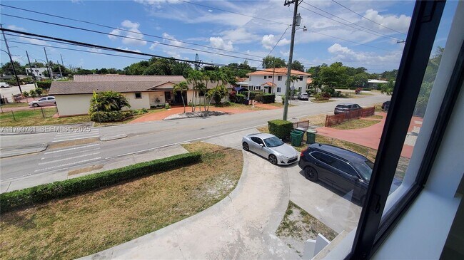 Building Photo - 6201 SW 22nd St