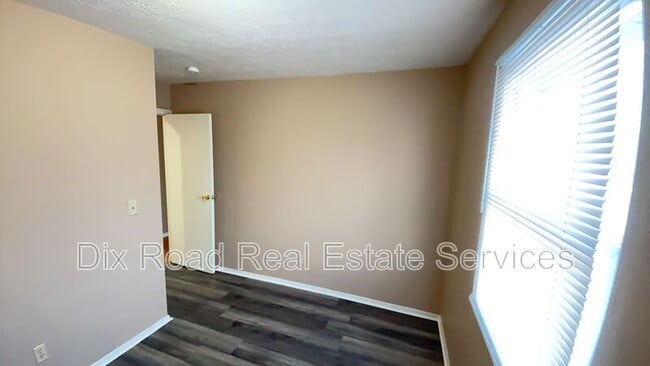 Building Photo - 425 Smalley Blvd