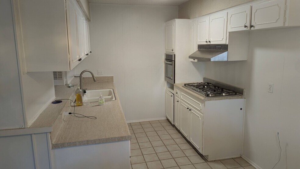 Building Photo - 3215 Quakertown Dr
