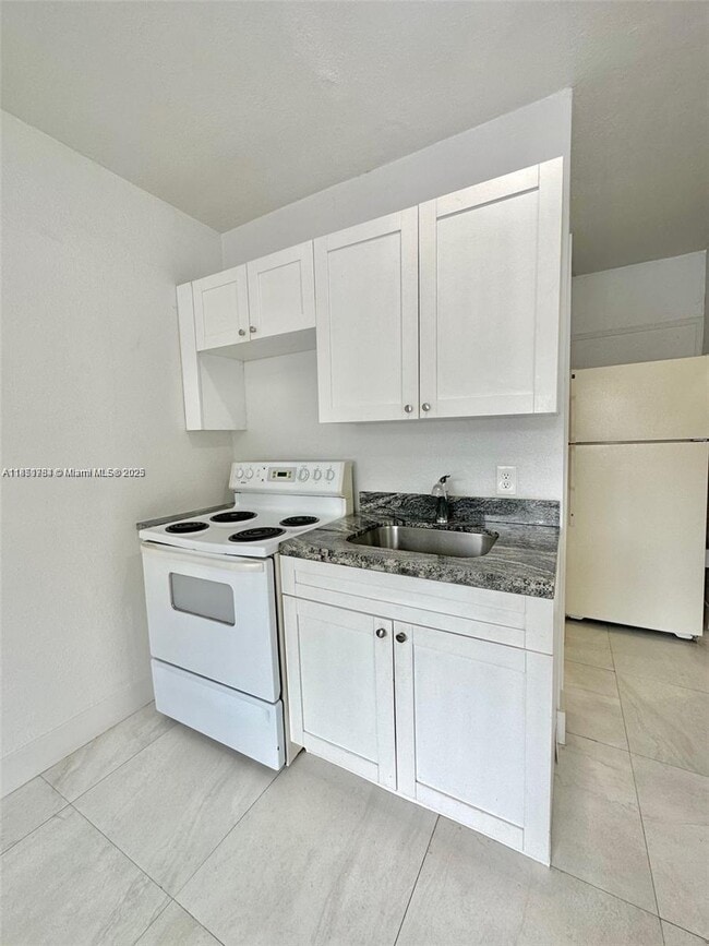 Building Photo - 60 NE 78th St