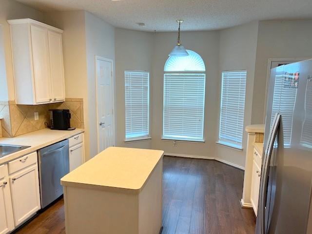 Building Photo - 8504 Saffron Dr