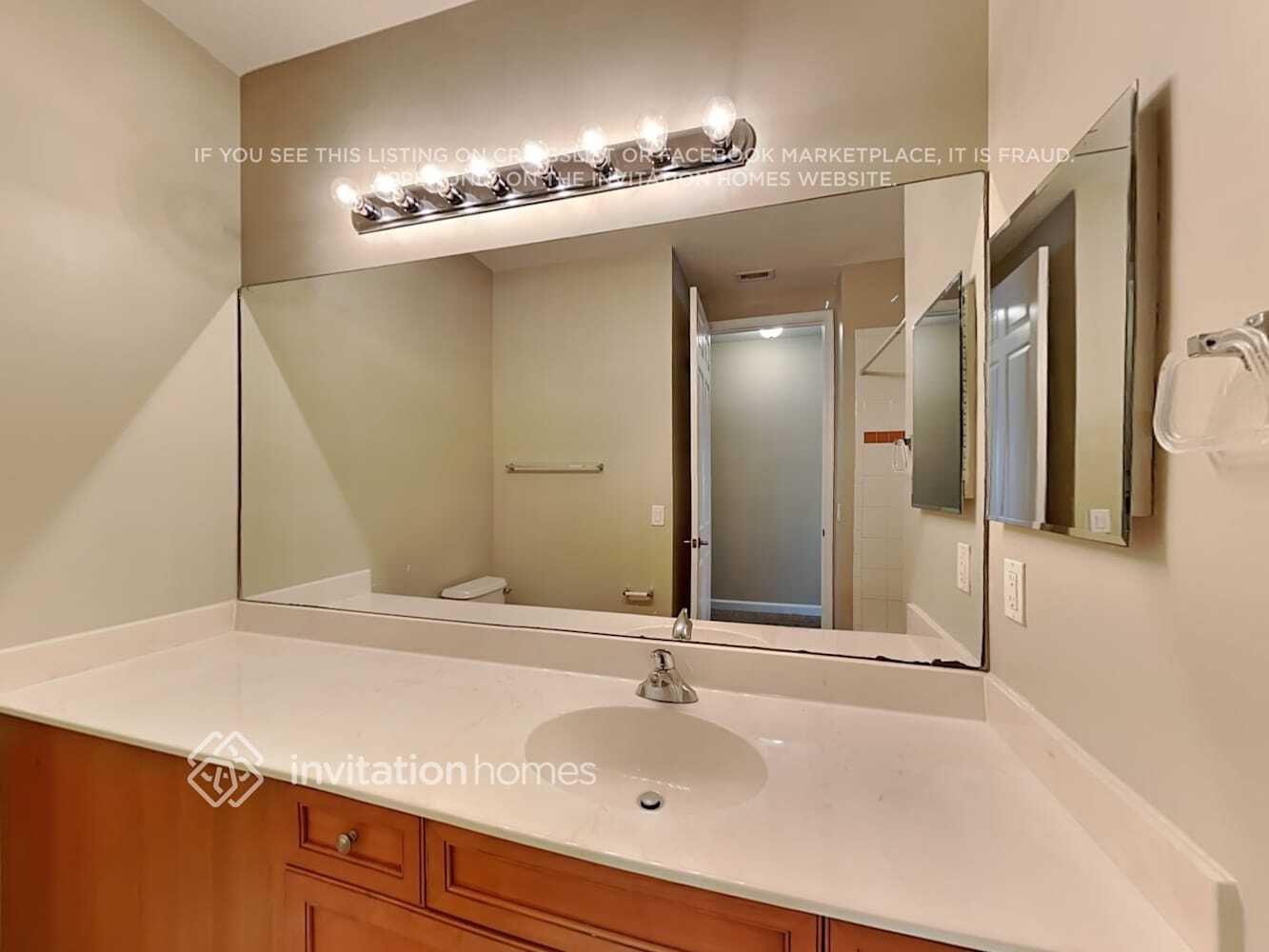 Building Photo - 144 Astor Cir