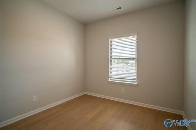 Building Photo - 22845 Dashwood Ln