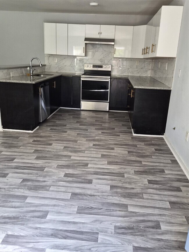 Building Photo - 12335 Roy Rd