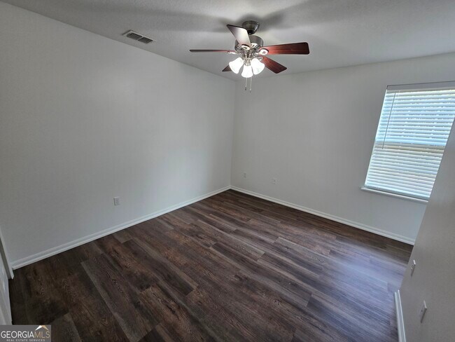 Building Photo - 110 Pine Bluff Blvd W