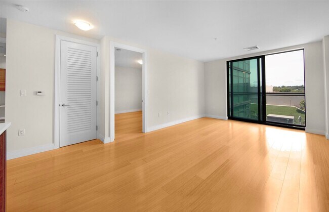 Building Photo - 701 Ridge Hill Boulevard
