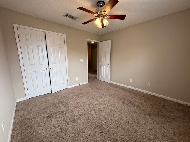 Building Photo - Location, Location, Location!