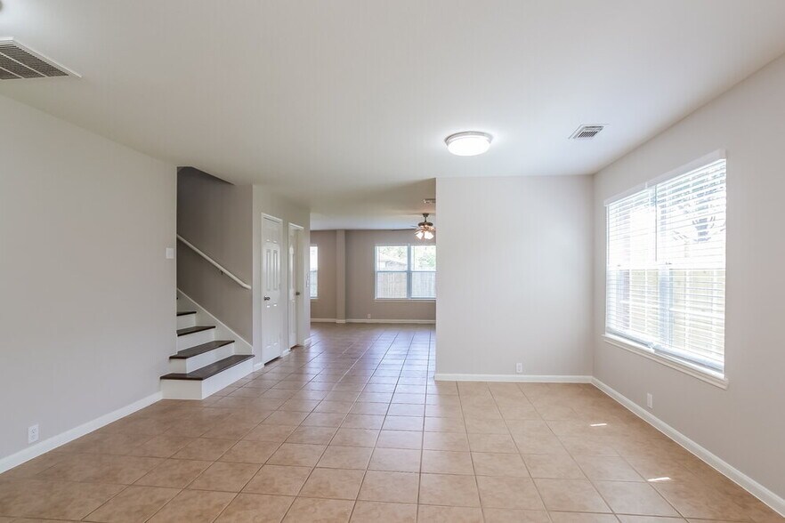 Building Photo - 4742 Markham Woods Ct
