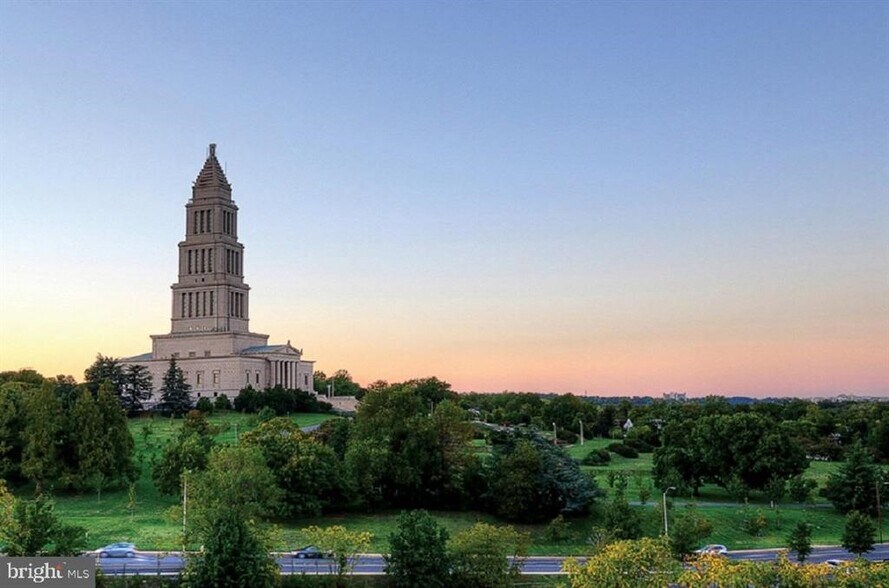 Building Photo - 2451 Midtown Ave