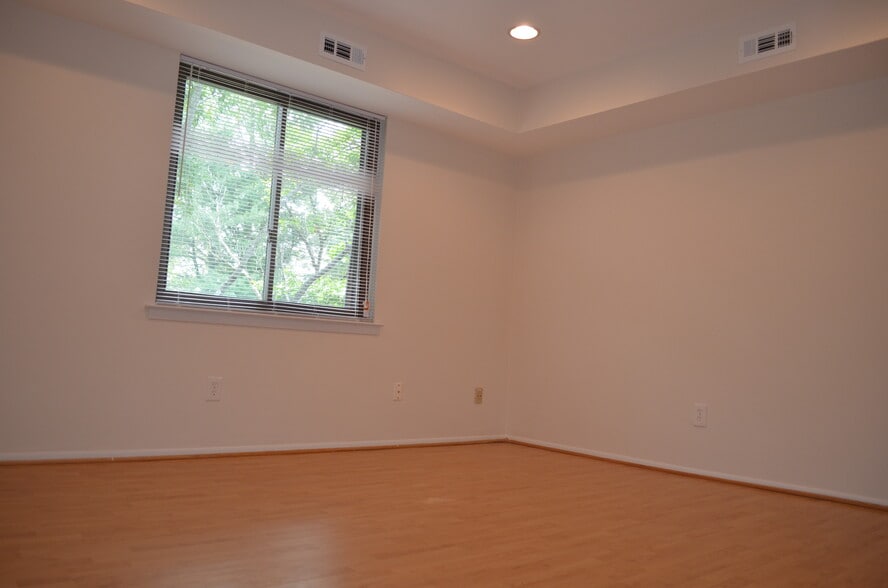 Building Photo - 4600B Acton Ct