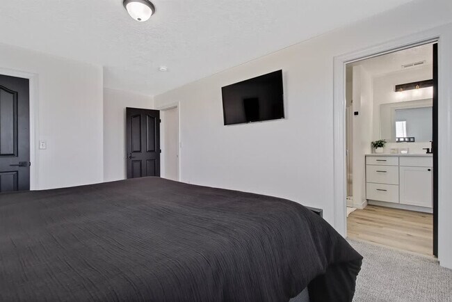 Building Photo - 4611 S Merrivale Pl