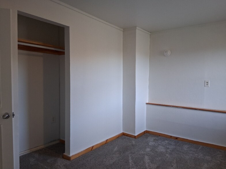 Building Photo - 17 Dickey Ln