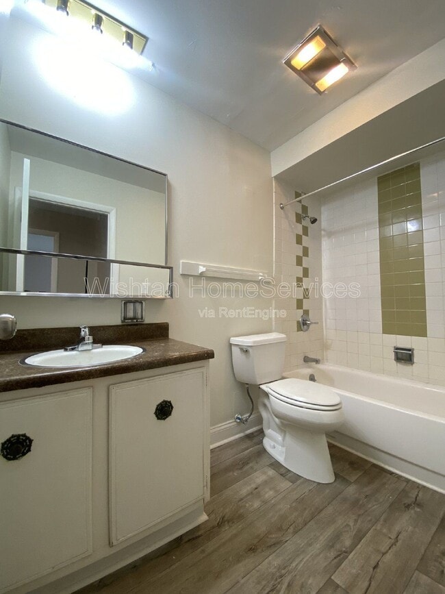 Building Photo - 202 Charleston Blvd