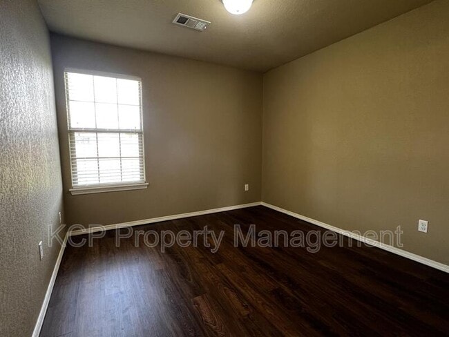 Building Photo - 210 Regency Dr