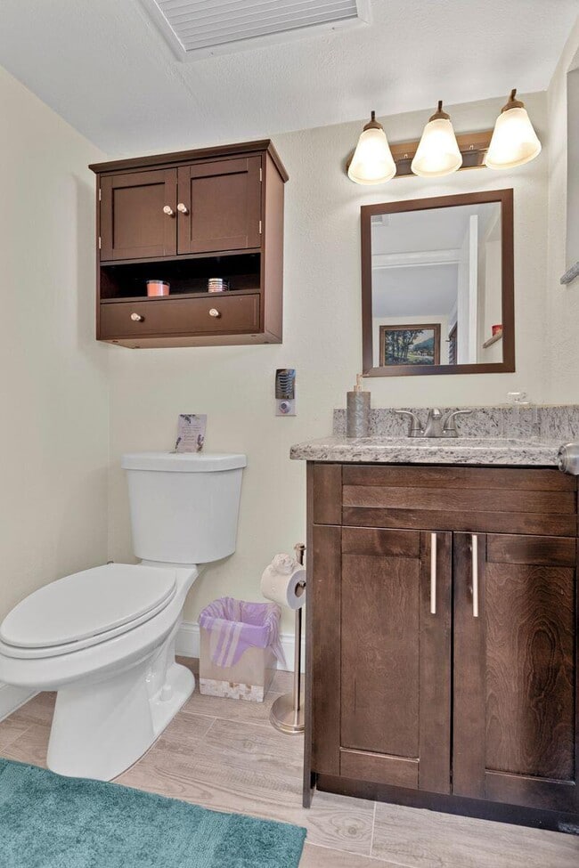 Building Photo - 6850 Royal Palm Blvd