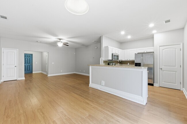 Building Photo - 240 Canyon Oak Loop