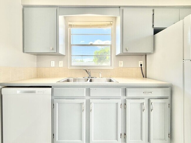 Building Photo - 4808 21st St W
