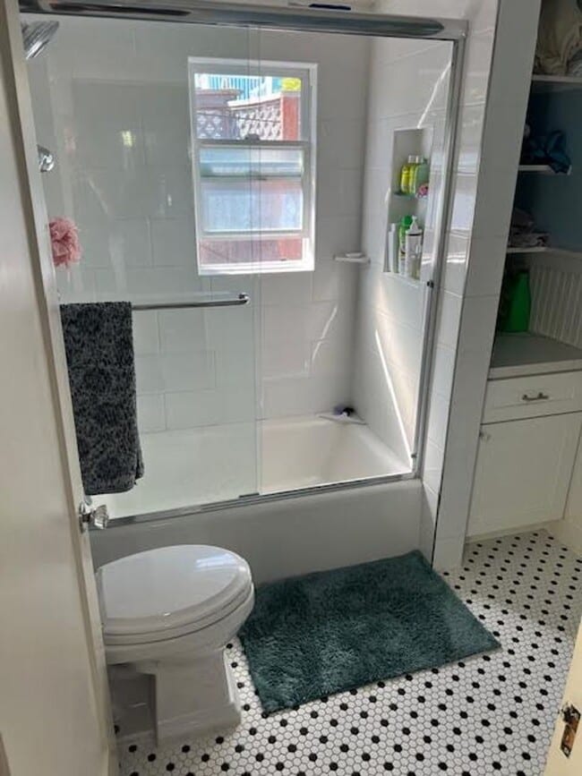 Building Photo - 323 Mountain View Ave