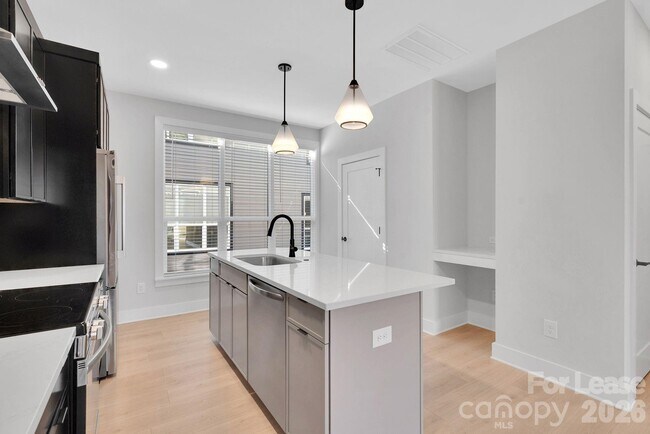 Building Photo - 113 Verbena St