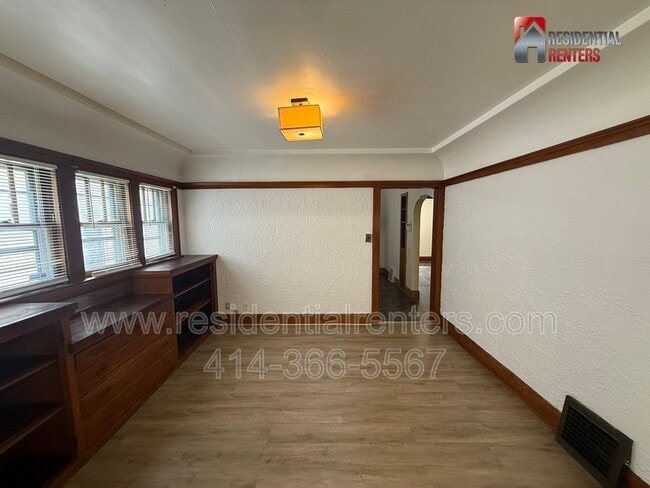 Building Photo - 5435 N 40th St