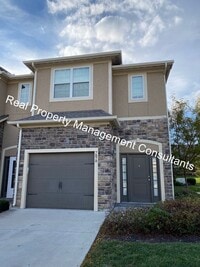 Building Photo - Spacious 3 Bed / 3.5 Bath in Blue Valley S...