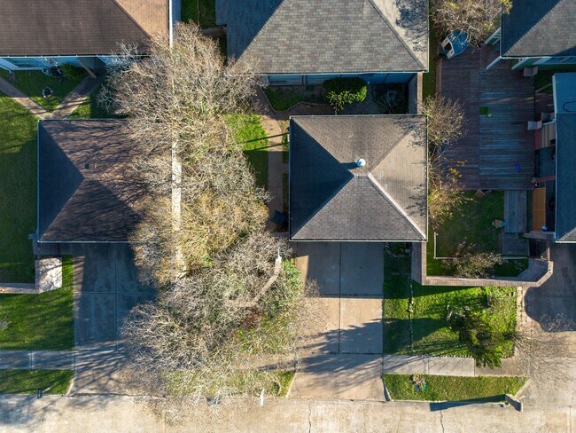 Building Photo - 16127 Olive Glen Dr