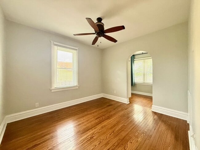 Building Photo - **Charming home in Lindbergh School Distri...