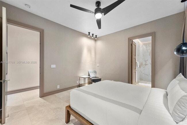 Building Photo - 432 S Hibiscus Dr