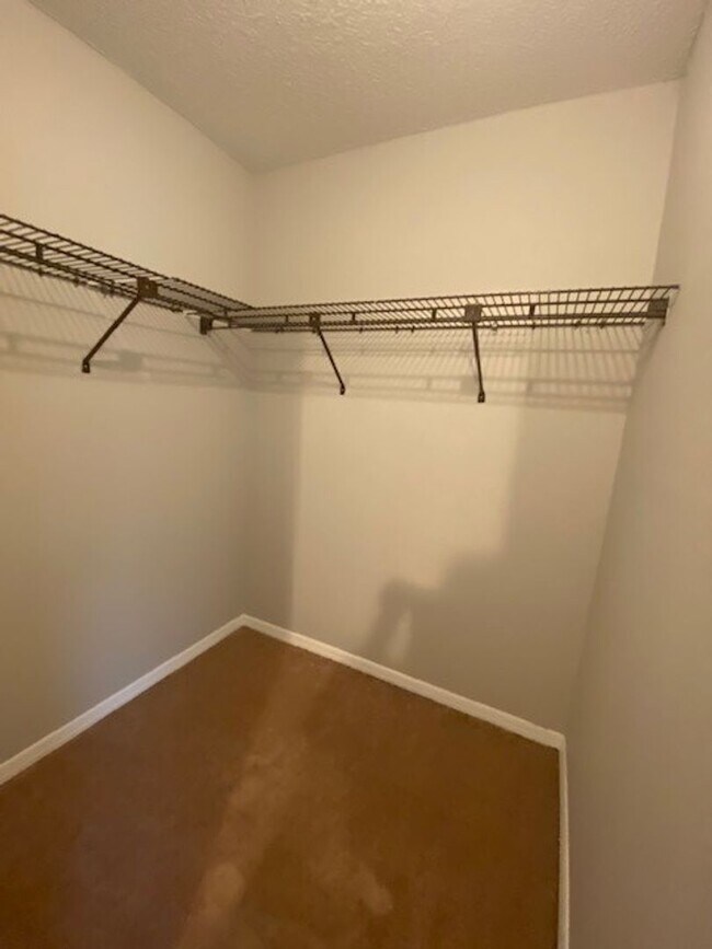 Building Photo - 2 Bedroom 2 Bath Duplex in Historic Downto...